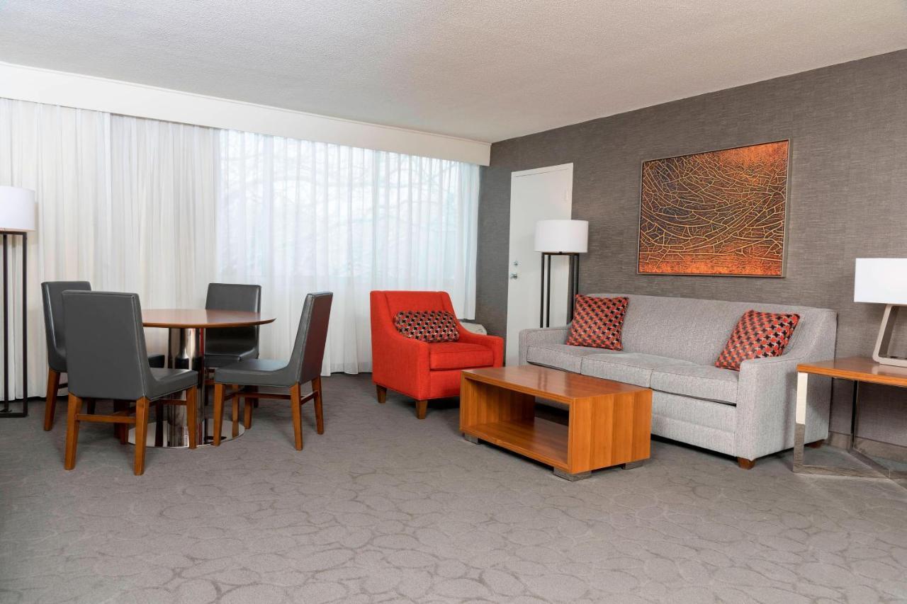 Sonesta Hotel Grand Rapids Airport Exteriör bild