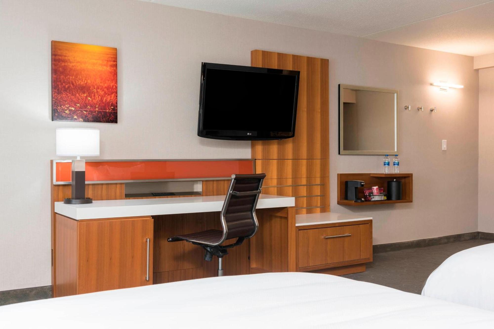 Sonesta Hotel Grand Rapids Airport Exteriör bild