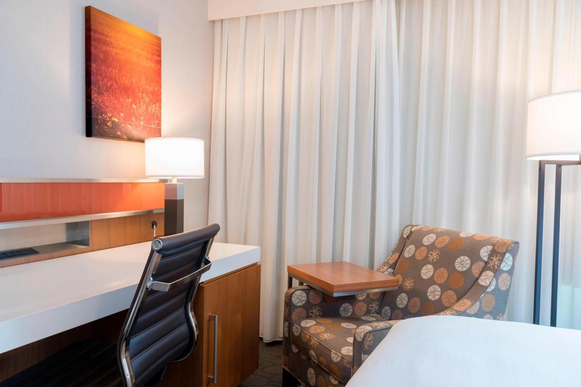 Sonesta Hotel Grand Rapids Airport Exteriör bild