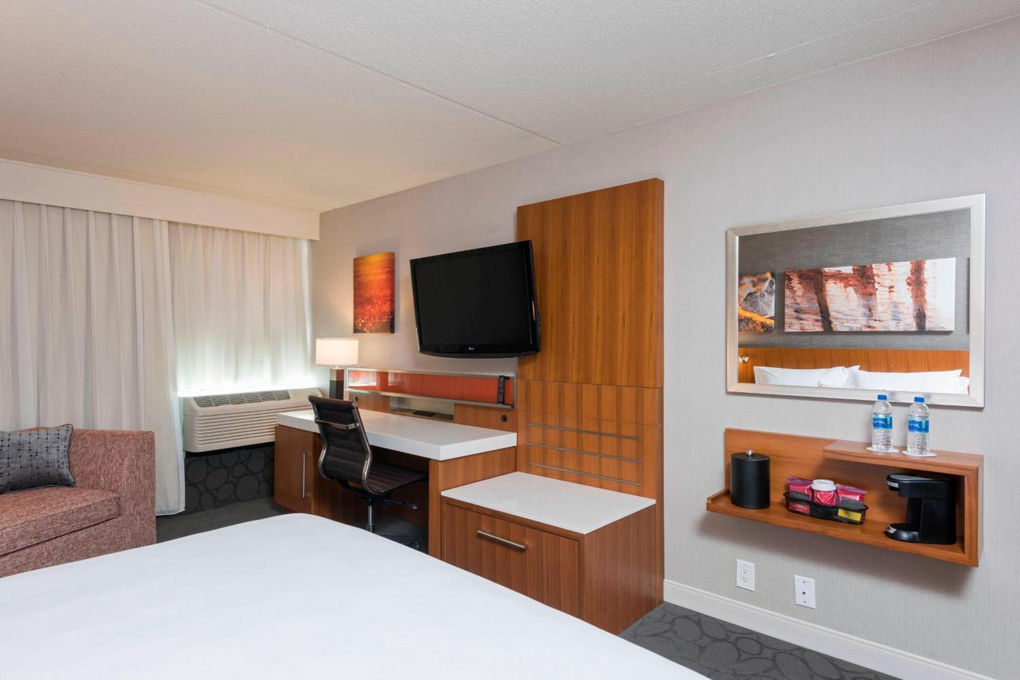 Sonesta Hotel Grand Rapids Airport Exteriör bild
