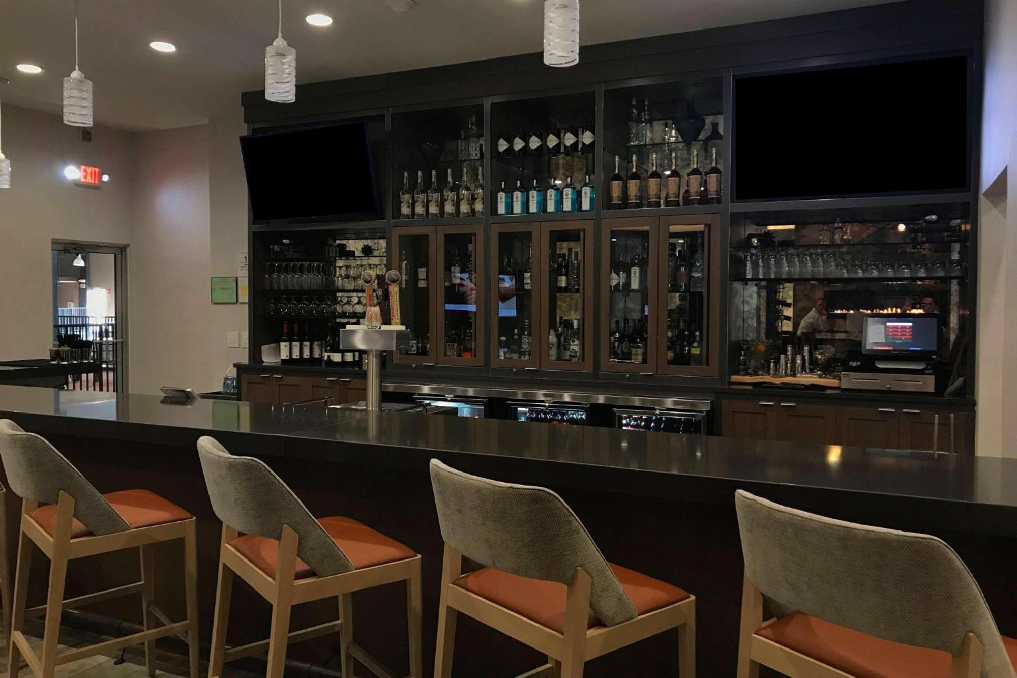 Sonesta Hotel Grand Rapids Airport Exteriör bild