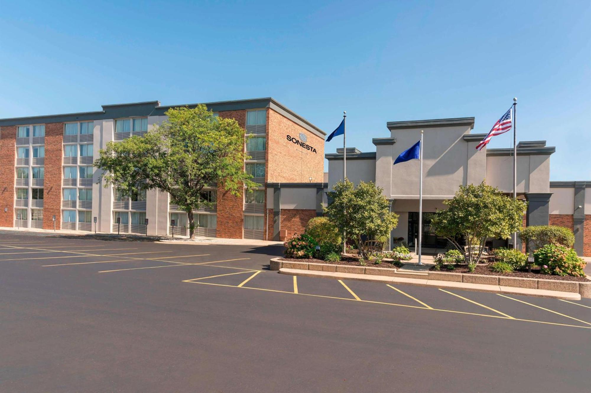 Sonesta Hotel Grand Rapids Airport Exteriör bild