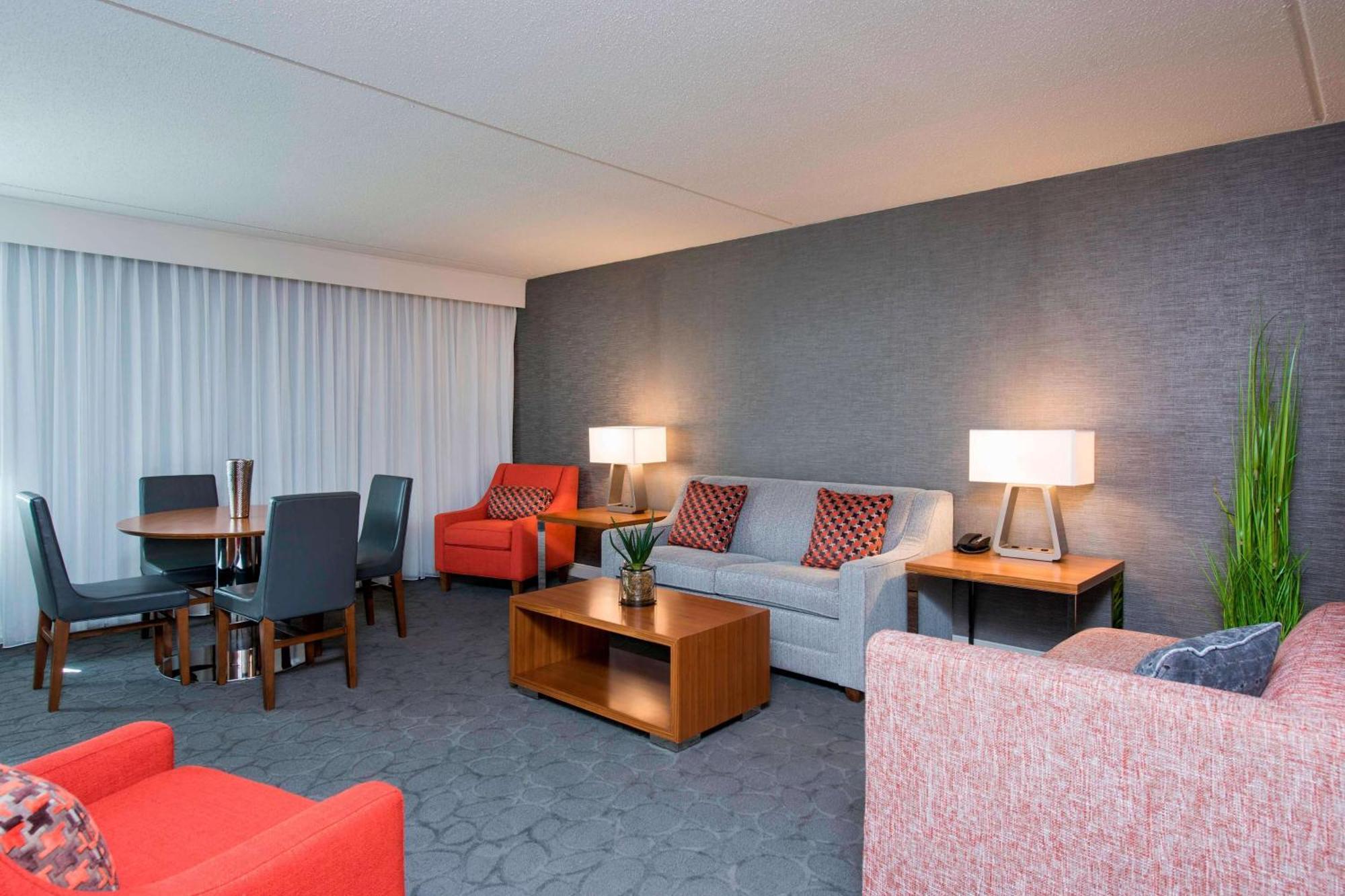 Sonesta Hotel Grand Rapids Airport Exteriör bild